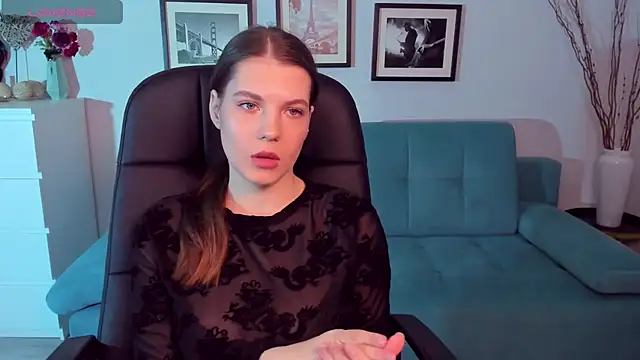 Snapshot of BellaSweetHeart chatting on March 9, 4:11 pm BellaSweetHeart online show from March 9, 4:11 pm