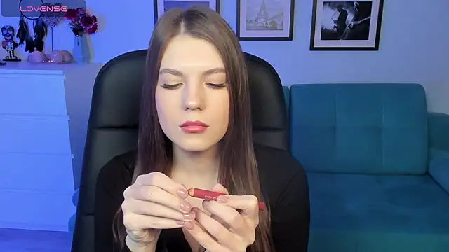 Snapshot of BellaSweetHeart chatting on March 19, 12:12 pm BellaSweetHeart online show from March 19, 12:12 pm