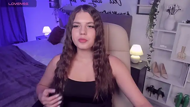 Snapshot of BellaSweetHeart chatting on October 2, 7:10 pm BellaSweetHeart online show from October 2, 7:10 pm