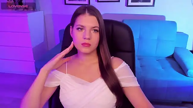 Snapshot of BellaSweetHeart chatting on October 21, 6:08 pm BellaSweetHeart online show from October 21, 6:08 pm