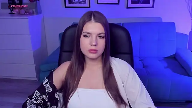 Snapshot of BellaSweetHeart chatting on November 7, 8:58 am BellaSweetHeart online show from November 7, 8:58 am