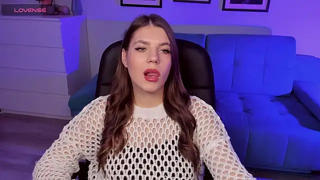 Snapshot of BellaSweetHeart chatting on November 12, 11:54 am BellaSweetHeart online show from November 12, 11:54 am