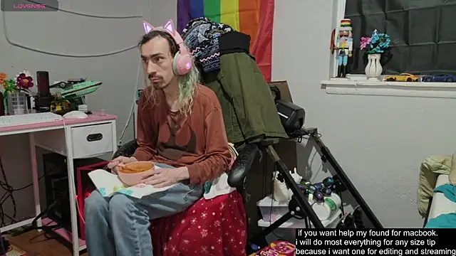 tallnerdyguy online show from October 28, 3:32 am