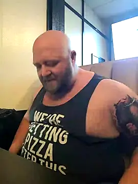 Snapshot of Strong_Bear89 chatting on December 17, 9:16 pm Strong Bear89 online show from December 17, 9:16 pm