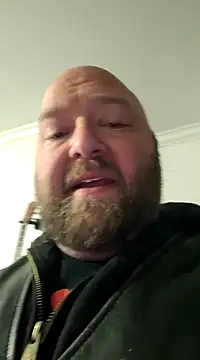 Snapshot of Strong_Bear89 chatting on December 20, 9:11 am Strong Bear89 online show from December 20, 9:11 am