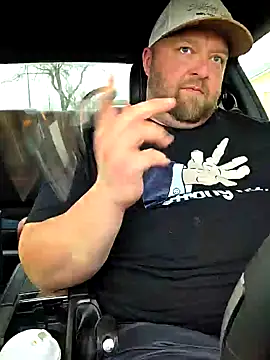 Snapshot of Strong_Bear89 chatting on February 10, 5:52 pm Strong Bear89 online show from February 10, 5:52 pm