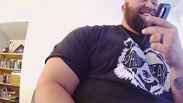 Snapshot of Strong_Bear89 chatting on November 7, 4:40 pm Strong Bear89 online show from November 7, 4:40 pm