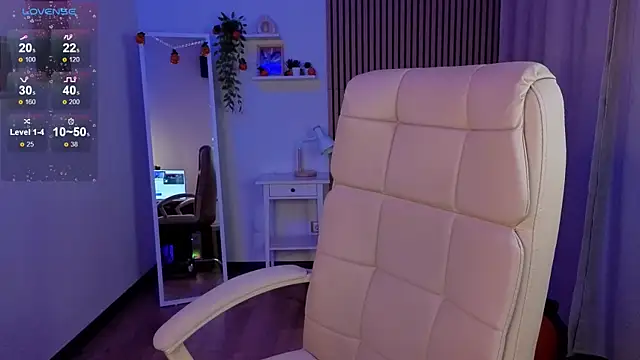 margeriTirell online show from November 6, 2:45 am