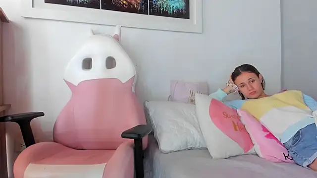 naughtyloverss online show from December 29, 5:22 pm