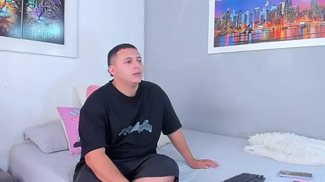 naughtyloverss online show from February 6, 2:58 pm