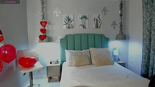 Khenta Michells online show from February 14, 10:38 am