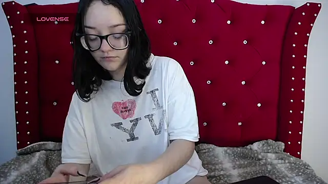 charlotte1-ls online show from December 17, 1:07 am