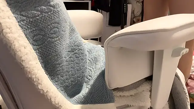 Im IVE LOVE online show from November 6, 12:00 am