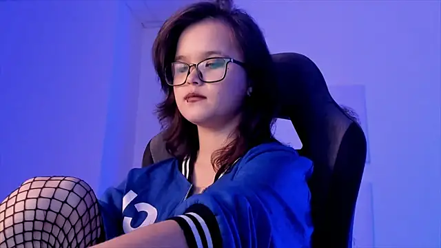 Elainebeness online show from December 15, 1:57 am