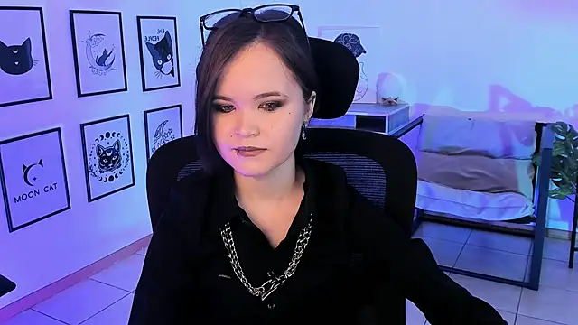 Elainebeness online show from February 6, 2:55 am