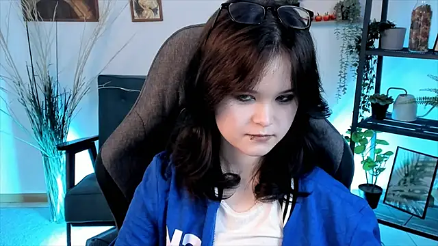 Elainebeness online show from March 5, 3:51 am