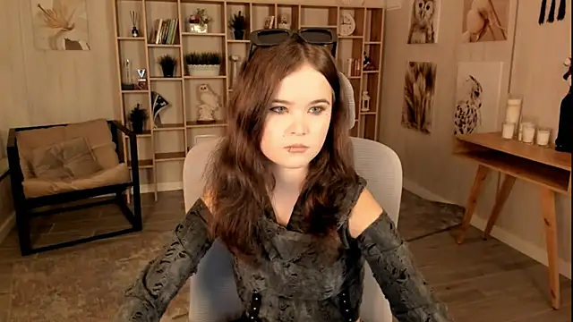 Elainebeness online show from September 24, 7:28 pm