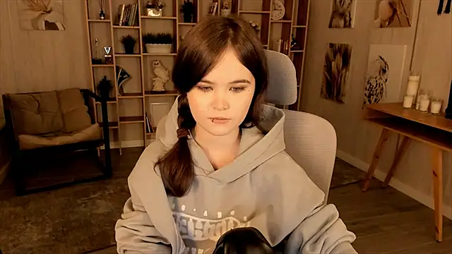 Elainebeness online show from October 3, 7:22 pm