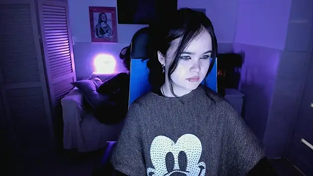 Elainebeness online show from October 14, 7:25 pm