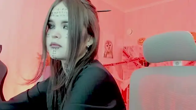 Elainebeness online show from October 30, 8:31 pm