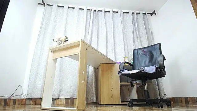 Kathleen Rodriguez online show from November 28, 11:13 am