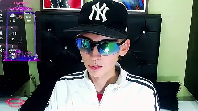 ttimy x boy online show from March 8, 11:49 pm