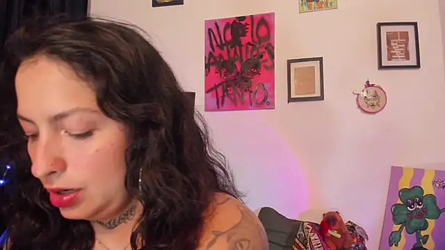 Snapshot of badsombra chatting on November 15, 7:10 pm badsombra online show from November 15, 7:10 pm