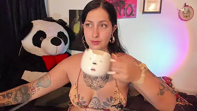 Snapshot of badsombra chatting on November 18, 6:56 pm badsombra online show from November 18, 6:56 pm