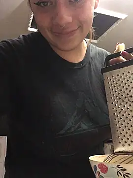 Snapshot of Miss_oliviaa chatting on January 4, 2:03 am Miss oliviaa online show from January 4, 2:03 am