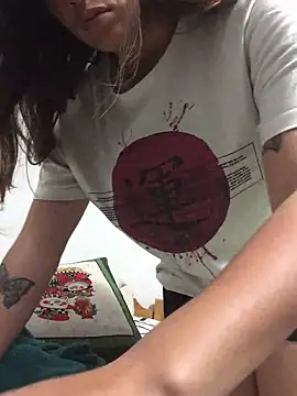 Snapshot of Miss_oliviaa chatting on January 27, 2:02 pm Miss oliviaa online show from January 27, 2:02 pm