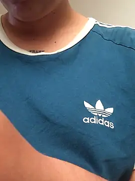 Snapshot of Miss_oliviaa chatting on February 8, 1:44 pm Miss oliviaa online show from February 8, 1:44 pm