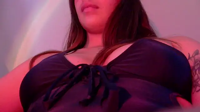 Snapshot of Miss_oliviaa chatting on February 25, 11:11 pm Miss oliviaa online show from February 25, 11:11 pm