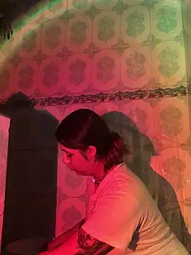 Snapshot of Miss_oliviaa chatting on March 19, 11:03 pm Miss oliviaa online show from March 19, 11:03 pm