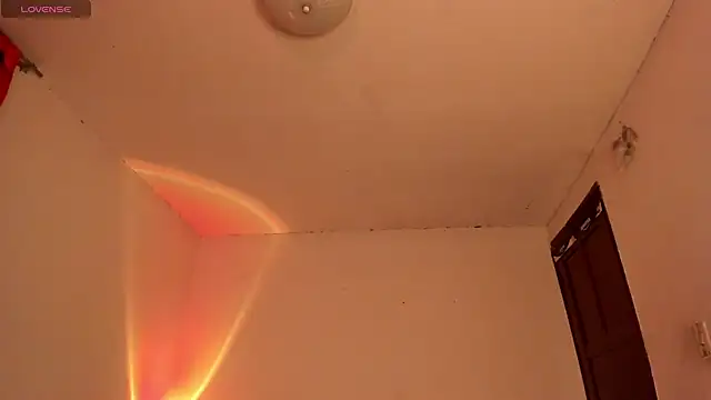 Snapshot of Miss_oliviaa chatting on October 4, 12:41 am Miss oliviaa online show from October 4, 12:41 am