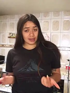 Snapshot of Miss_oliviaa chatting on November 5, 1:11 pm Miss oliviaa online show from November 5, 1:11 pm