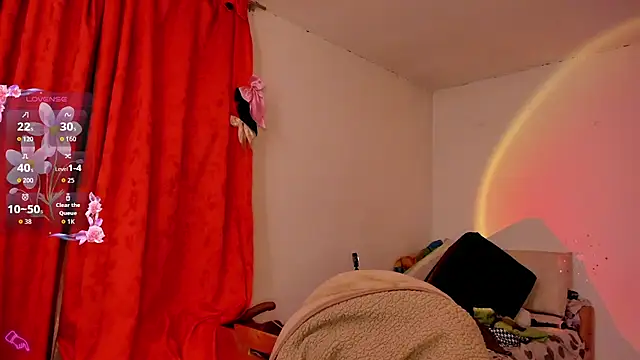 Snapshot of Miss_oliviaa chatting on November 7, 11:49 pm Miss oliviaa online show from November 7, 11:49 pm