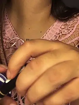 Snapshot of Miss_oliviaa chatting on November 29, 8:01 pm Miss oliviaa online show from November 29, 8:01 pm