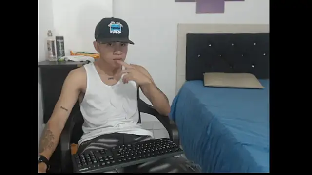 logannth online show from October 12, 7:46 pm