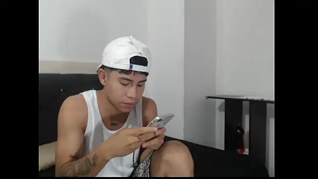 logannth online show from October 19, 4:46 am