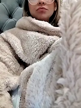 fofinhaa12 online show from October 5, 1:20 pm