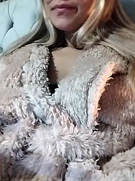 fofinhaa12 online show from November 9, 2:15 pm