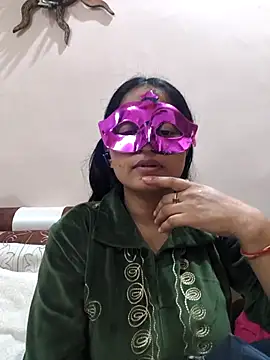 bigtitsqueen online show from December 15, 8:29 am