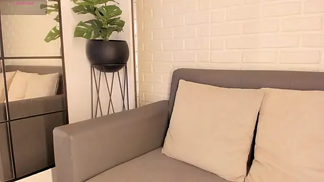 karina gomez 18 online show from March 7, 2:57 am