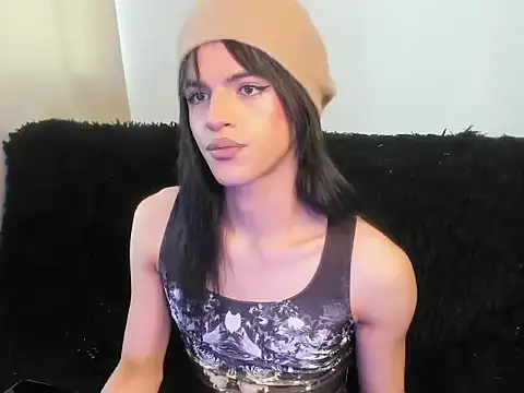 Snapshot of kerly_monroe chatting on November 13, 7:35 pm kerly monroe online show from November 13, 7:35 pm