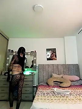 yeibles online show from October 14, 8:09 pm