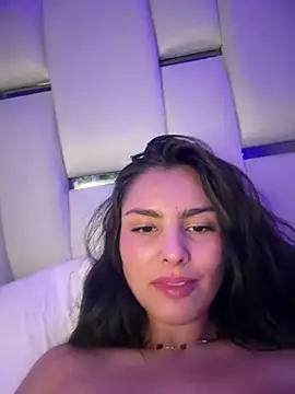 Maddy Rouse  online show from January 6, 1:42 am