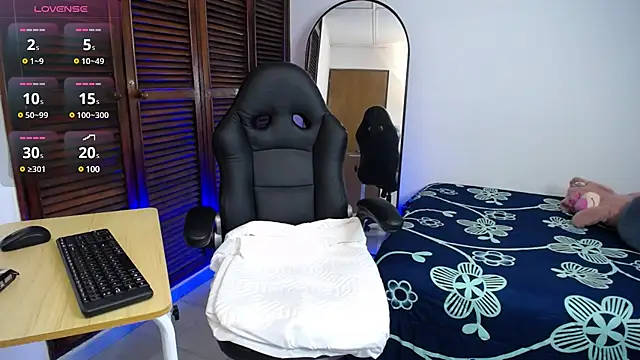 karoll marquez online show from February 8, 1:00 am