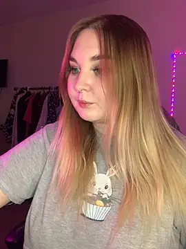 Greeenfriends6969 online show from February 9, 7:41 pm