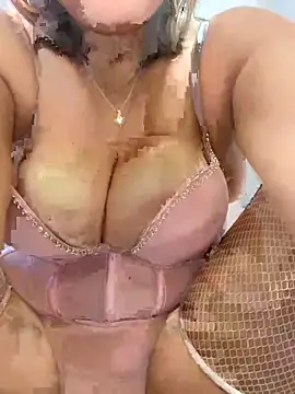 Snapshot of KristalJem chatting on December 6, 11:14 pm KristalJem online show from December 6, 11:14 pm