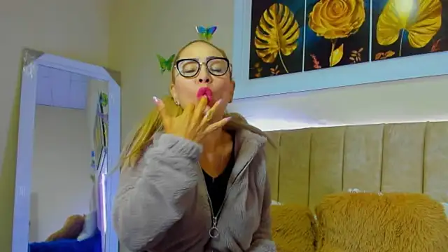 emagarcia online show from September 12, 1:11 pm